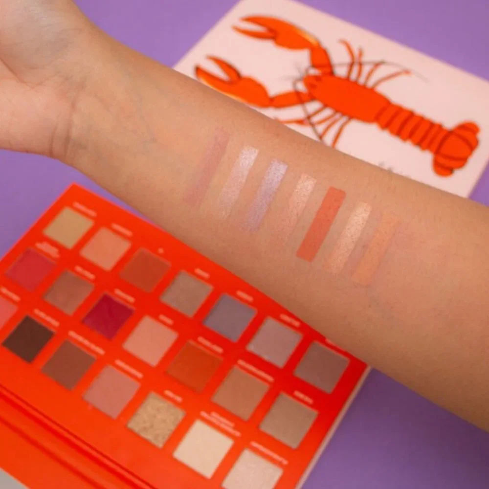 NEW - Makeup Revolution X Friends He's Her Lobster Shadow Palette