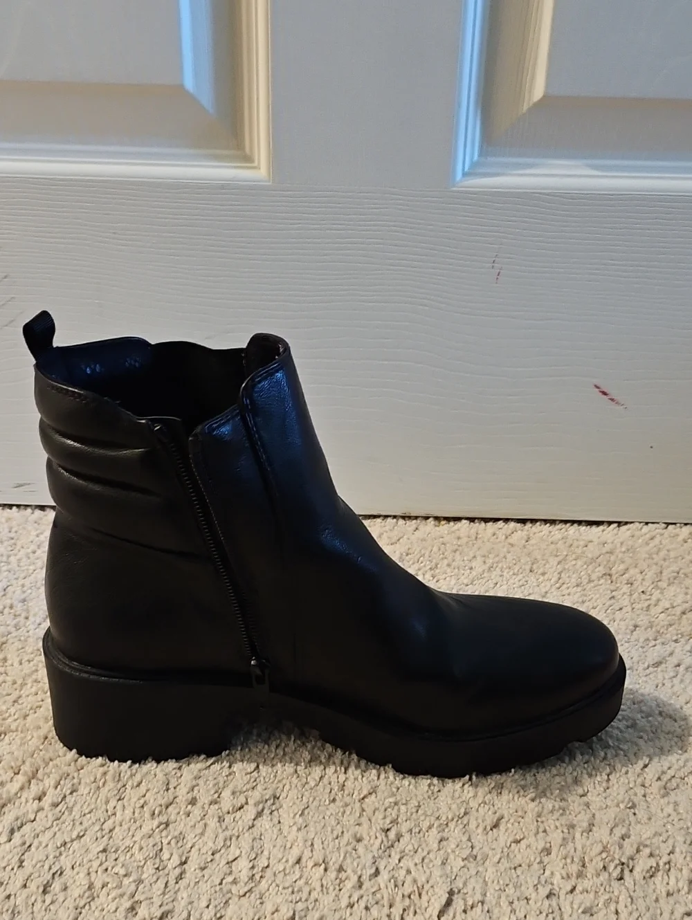 NWT White Mountain Black Chelsea Boots - Size 8