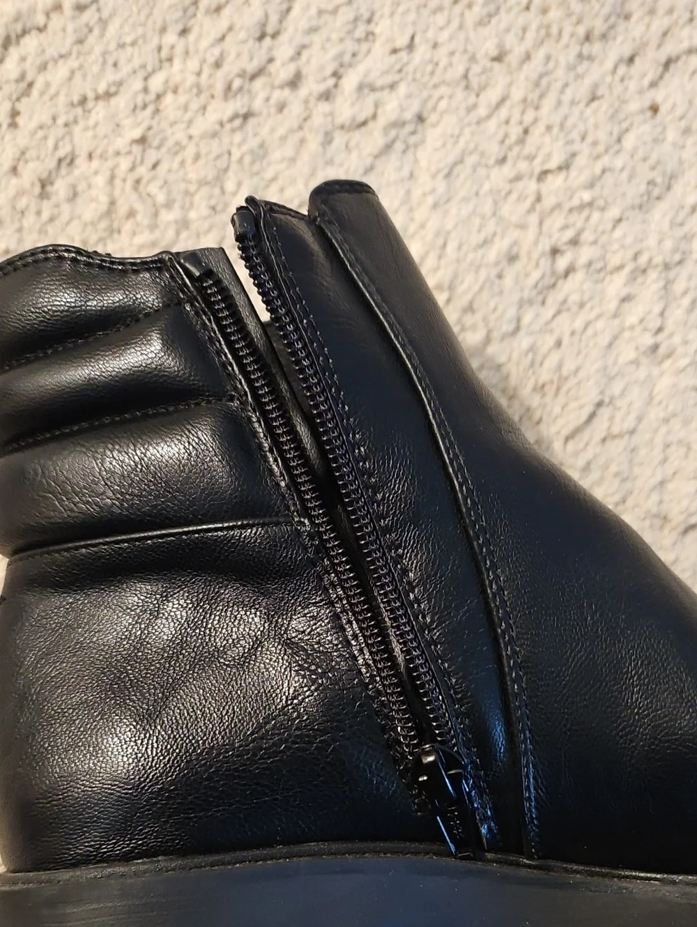 NWT White Mountain Black Chelsea Boots - Size 8