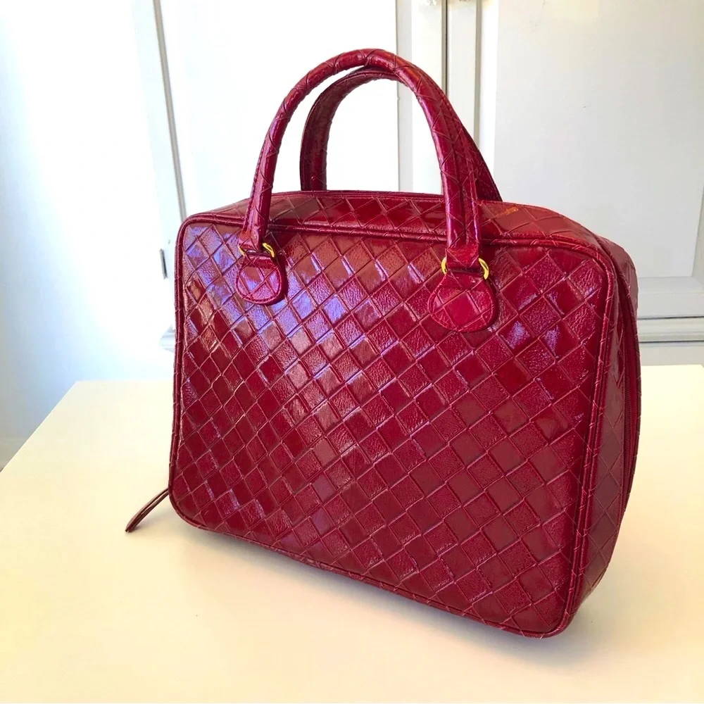 NWOT Estée Lauder Woven Burgundy Vanity Train Case Makeup Travel Laptop Bag