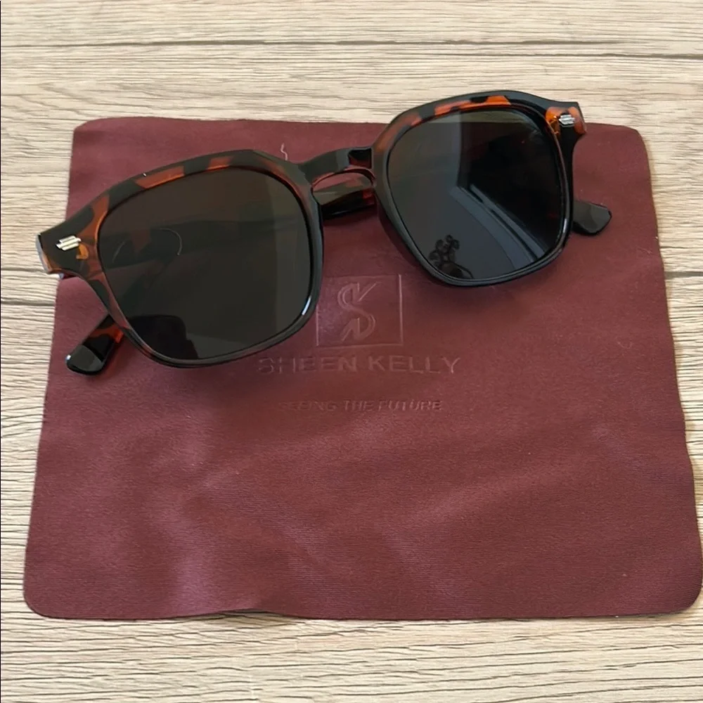 Sheen Kelly brand new
