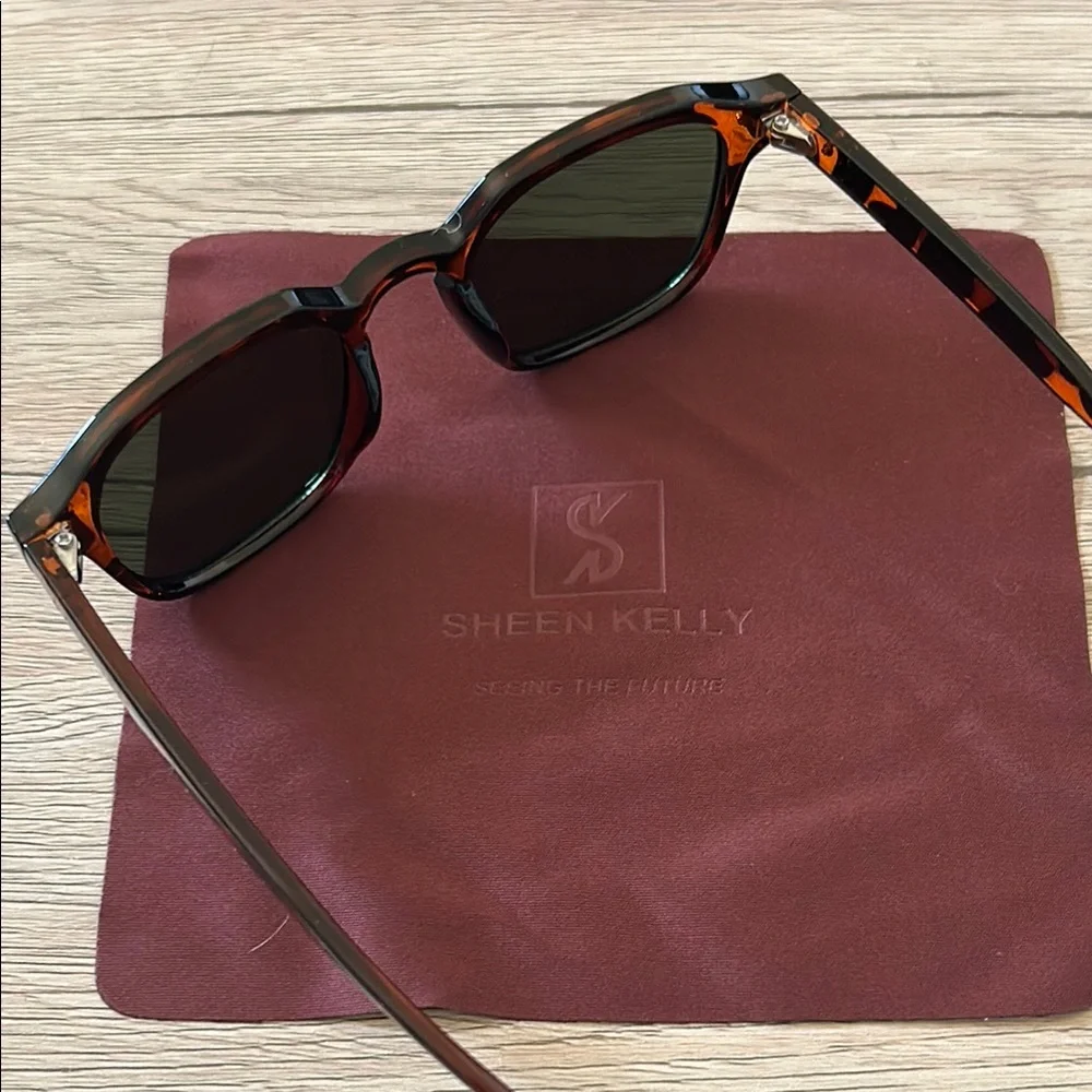 Sheen Kelly brand new