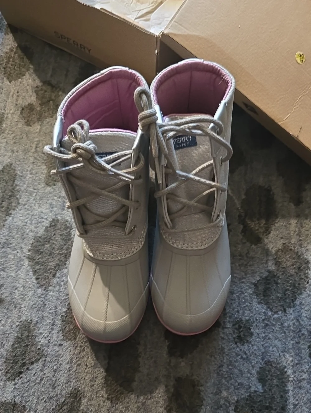 Sperry silver pink