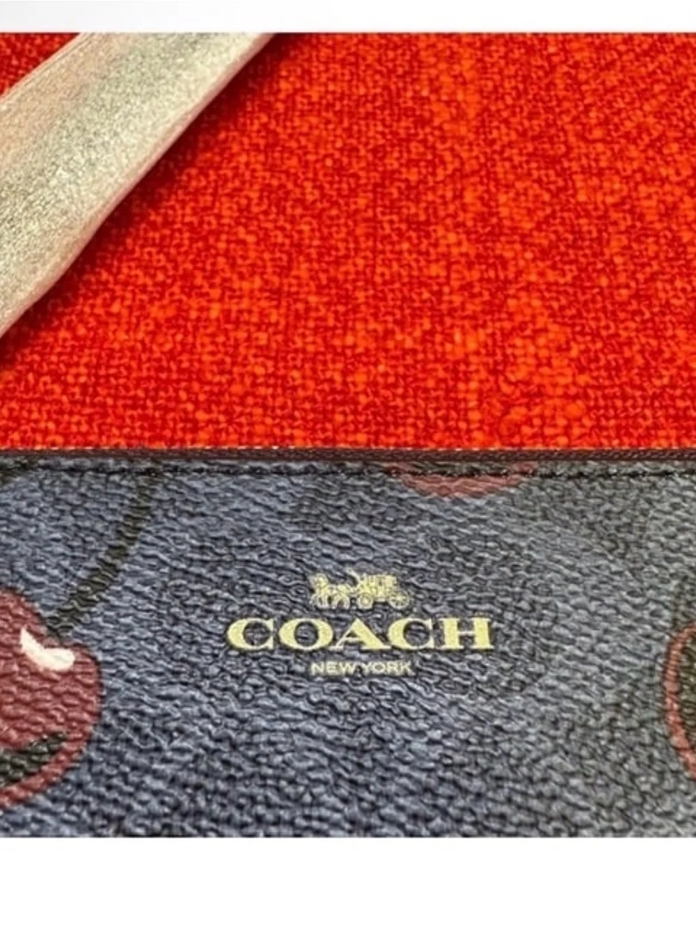 ❤️❤️❤️Coach wristlet/wallet with cherry print ❤️❤️❤️