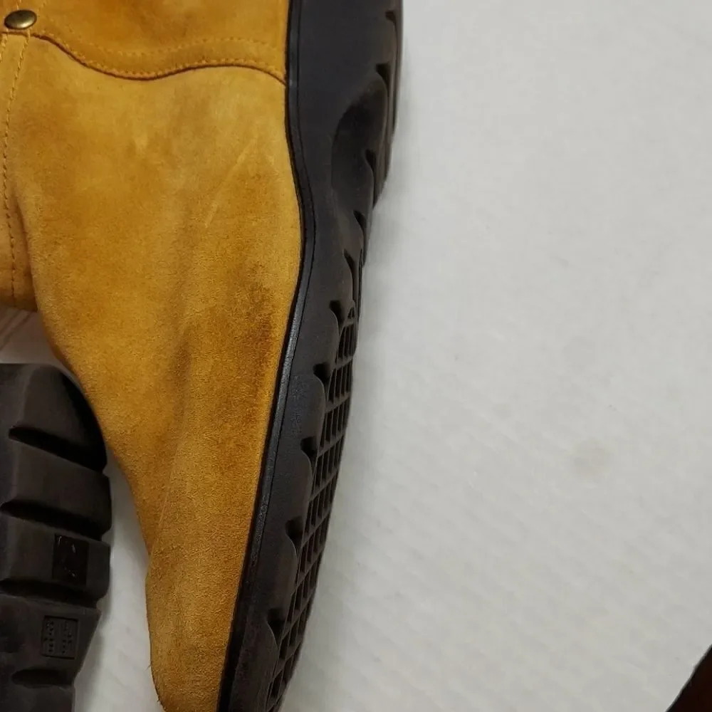 AEROSOLES supersonic suede