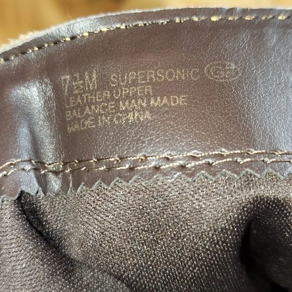 AEROSOLES supersonic suede