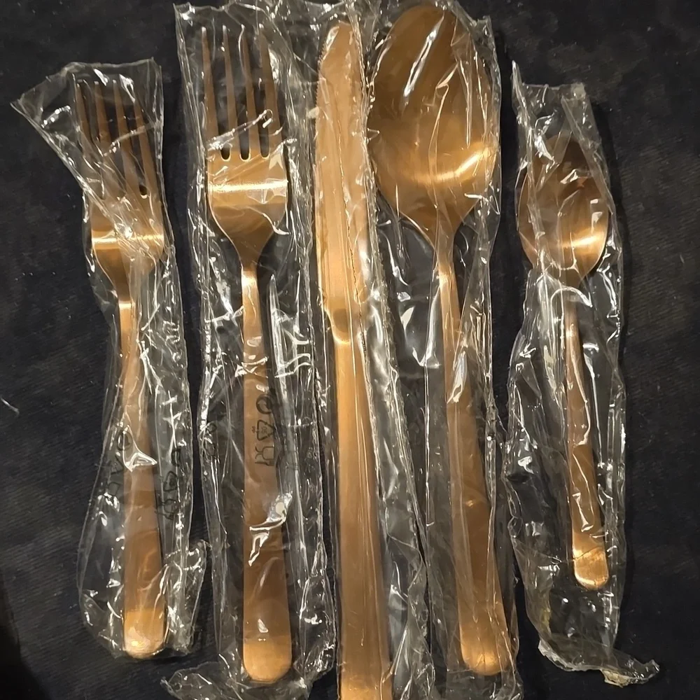 Oslo Cutlery 5 Pc Set in Matte Copper, Service For 1,  Retail Price $105.00US