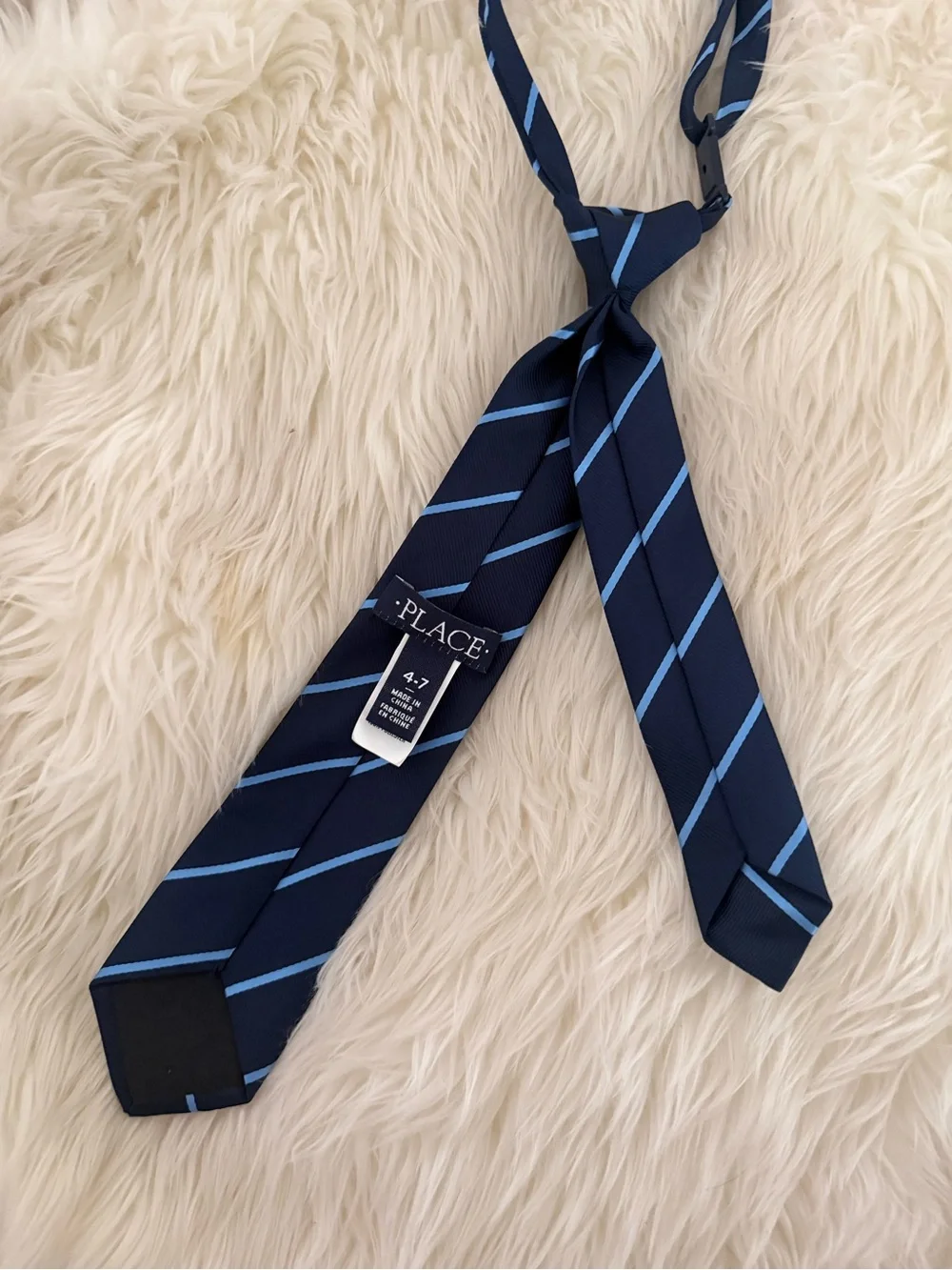 Place necktie navy