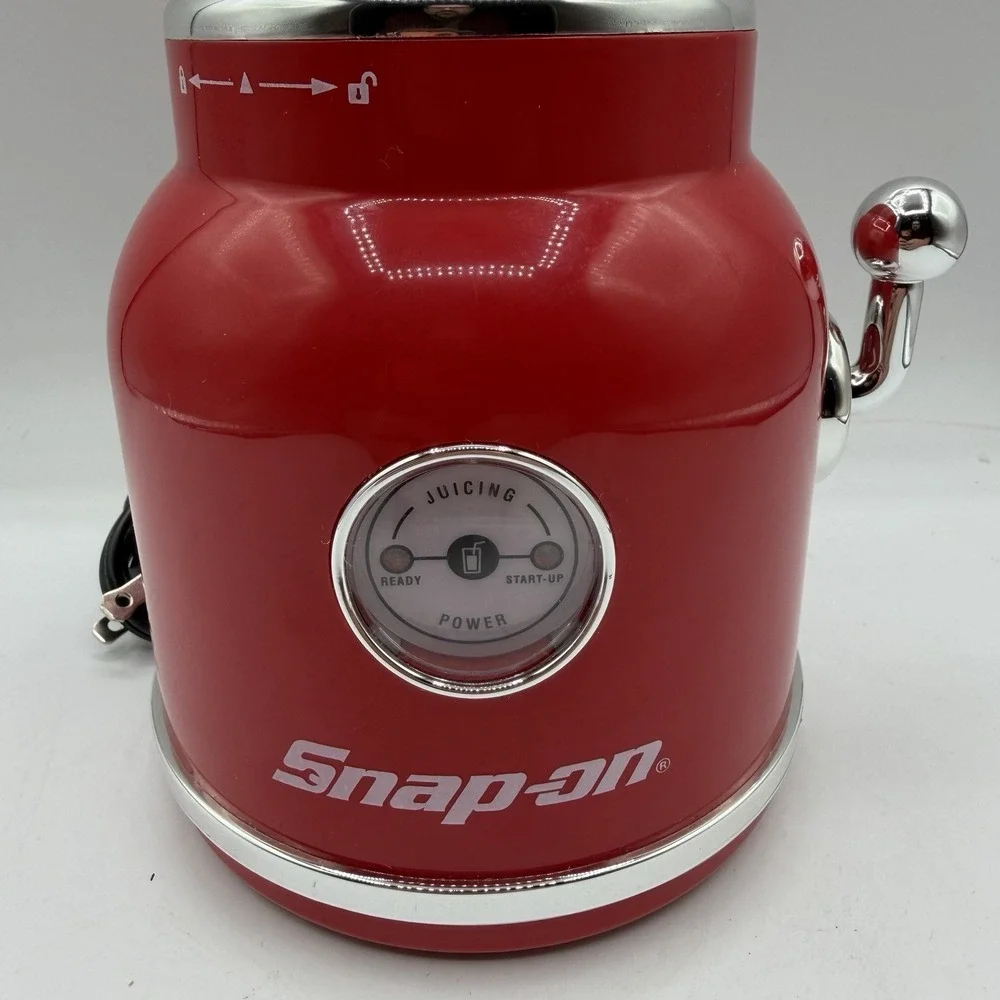 Snap-On Tools Collectibles Red Retro Smoothie Maker Juicing SBL-1708 w/ 18oz Cup