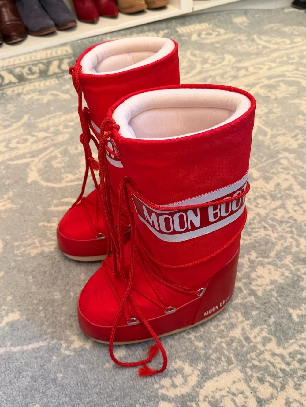 Moon Boot unisex red