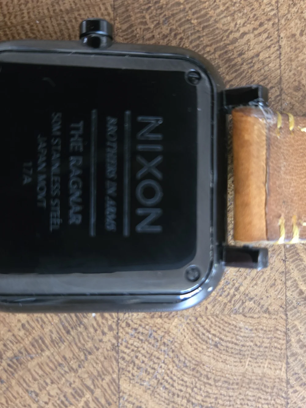 Nixon tipped red markers
