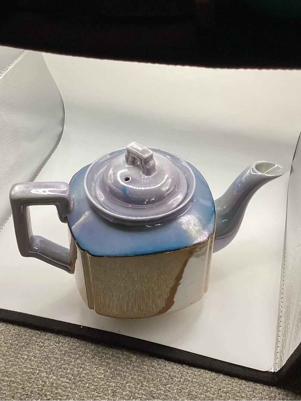Unk porcelain teapot