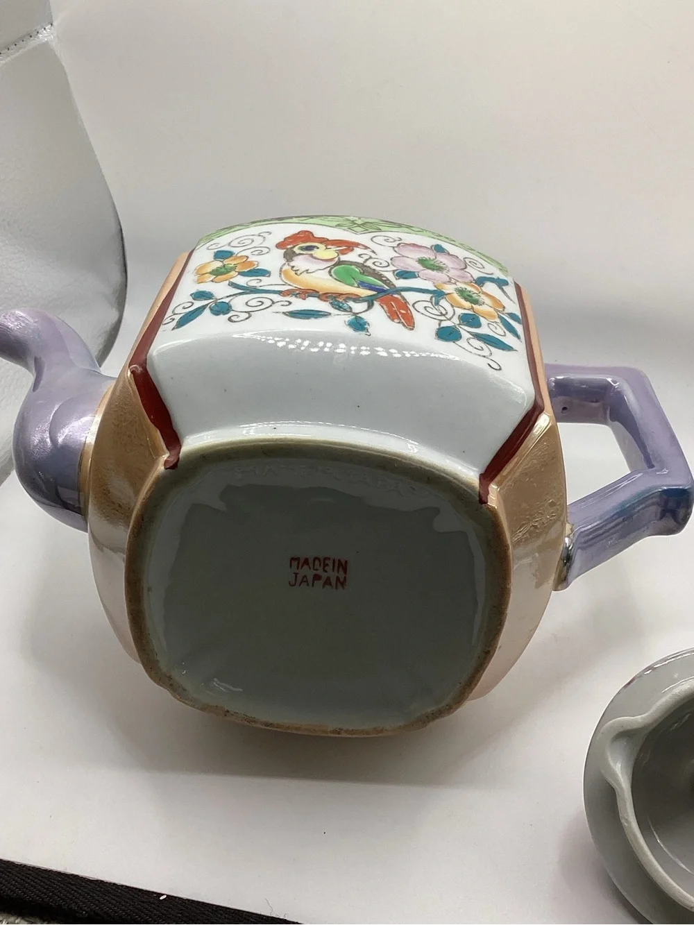 Unk porcelain teapot