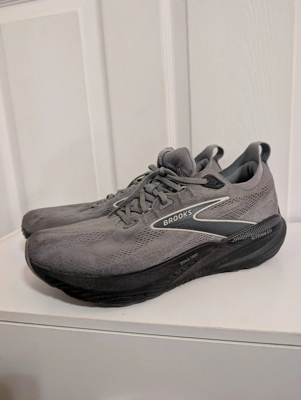Brooks Glycerin GTS 22 Mens Gray Sneakers Running Shoes Size 13