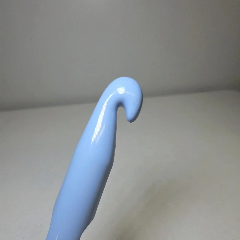 Boye T30 30mm Large Crochet Hook Blue Plastic Jumbo Ergonomic 10 Inch