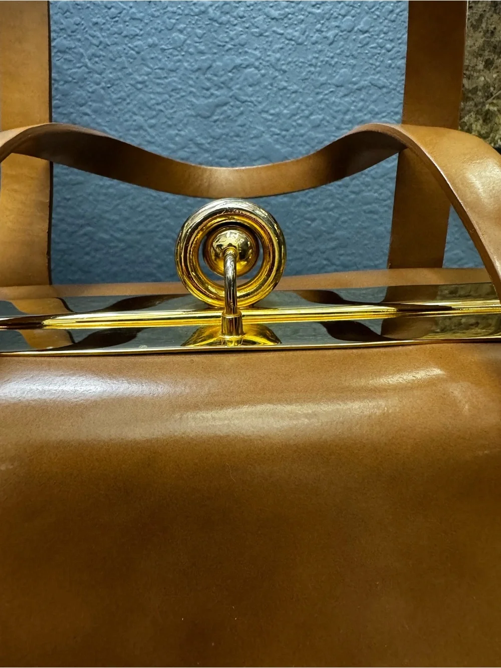 Alberta Di Canio gold exterior