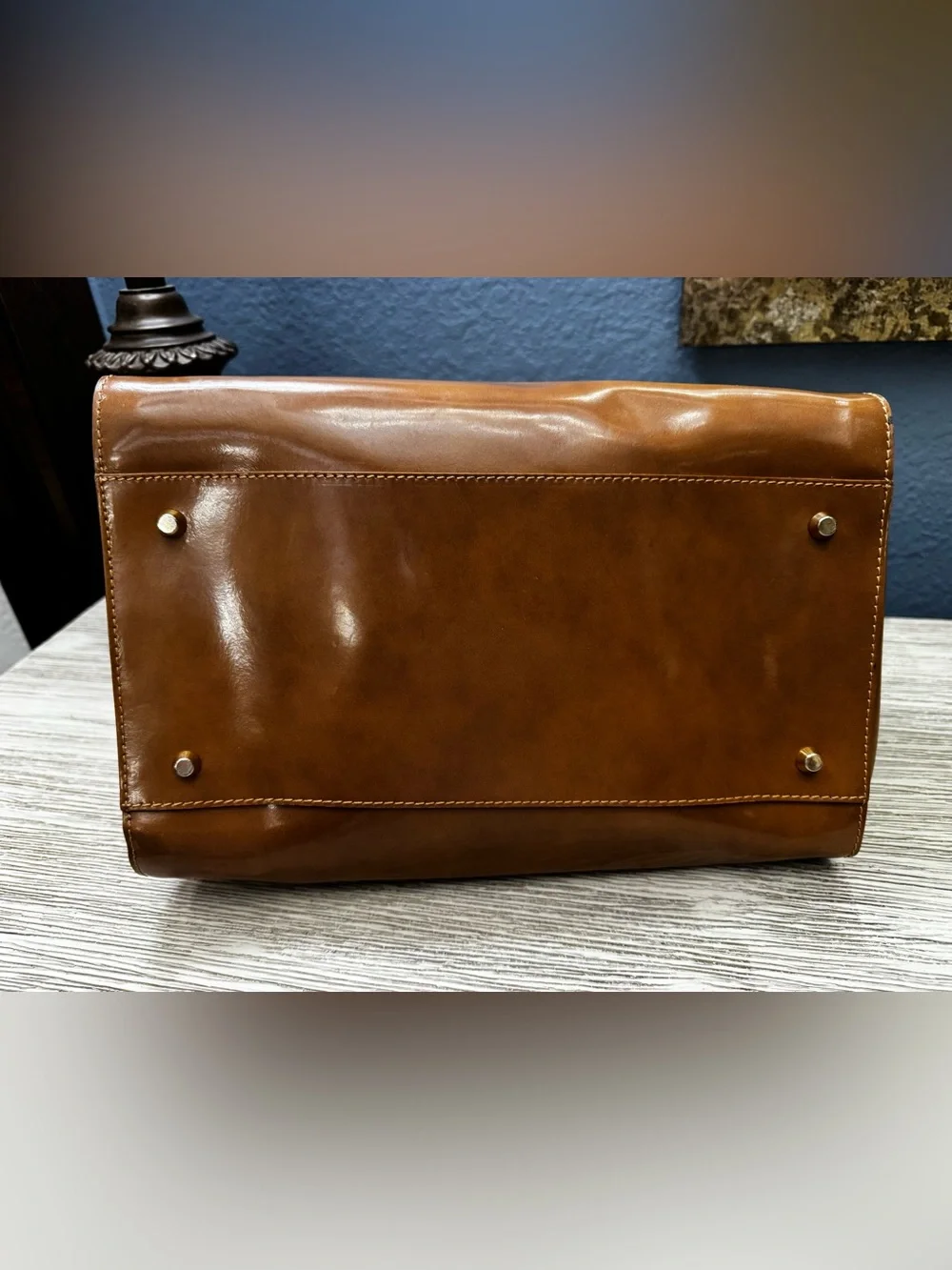 Alberta Di Canio elegant one handles