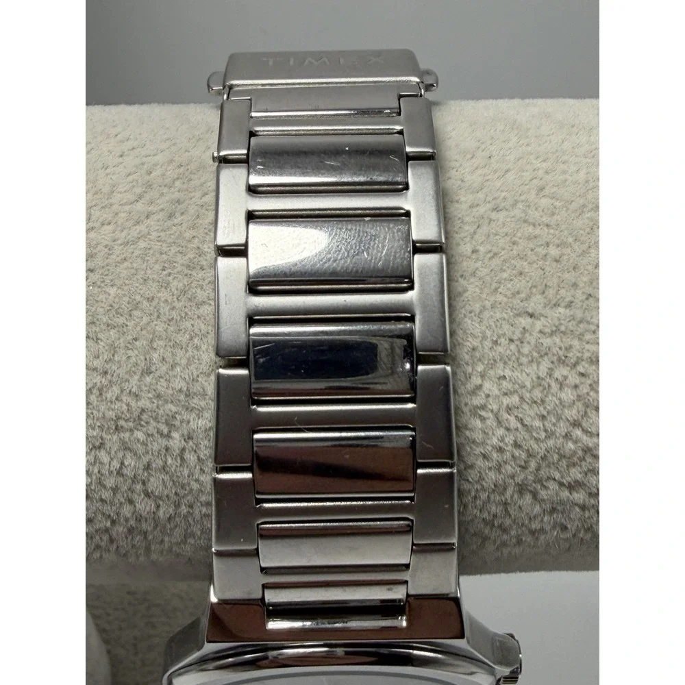 Timex TW2U42400 Essex Avenue New‎ Battery Mens Watch 40MM 6.25