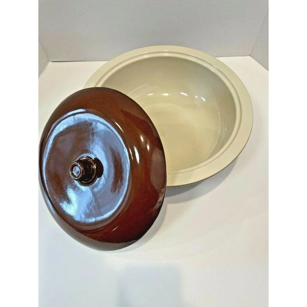John B Taylor's Country Fare Brown Casserole Serving Dish with Lid Stoneware