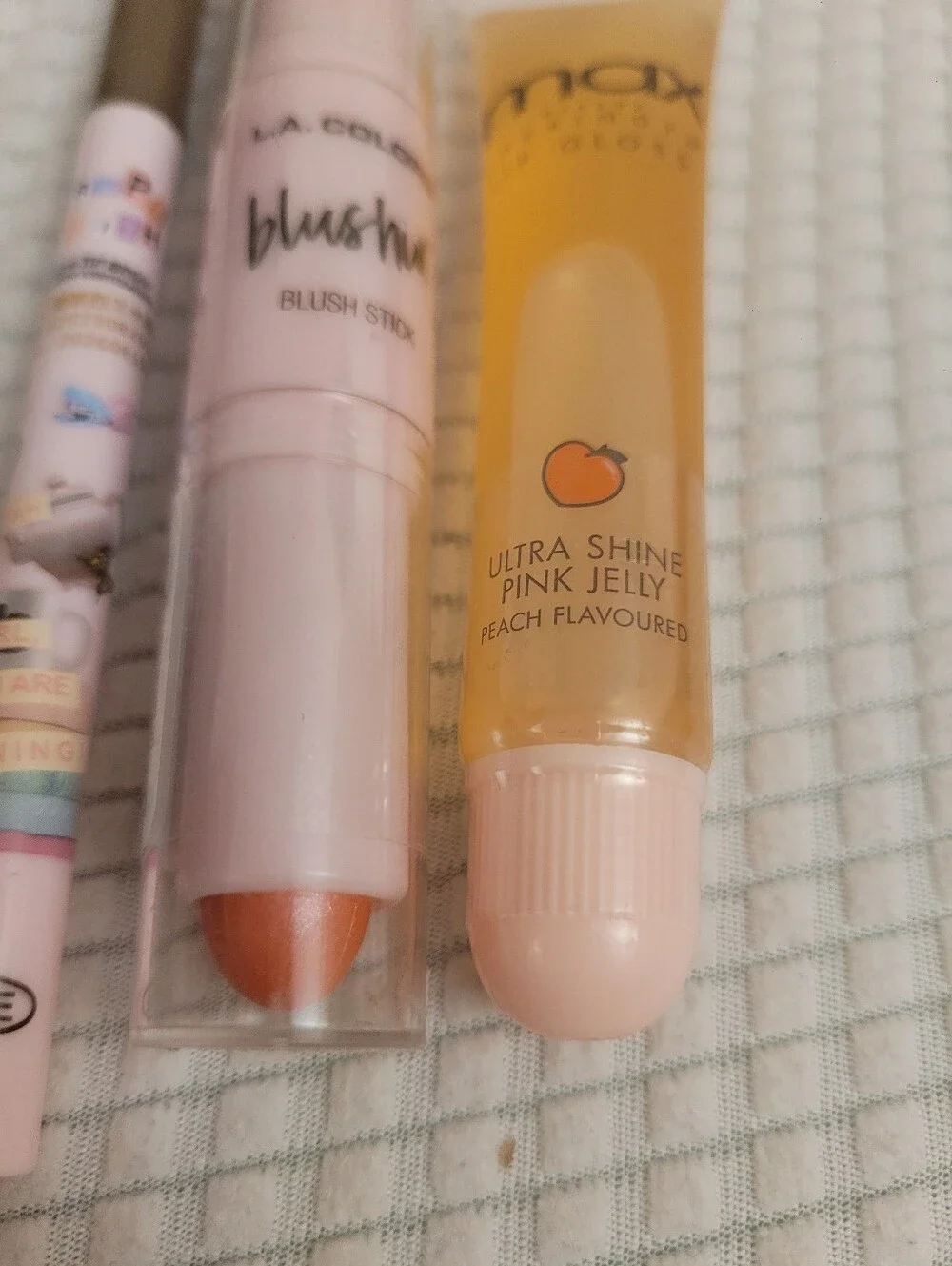 L.A. Colors creamy blush