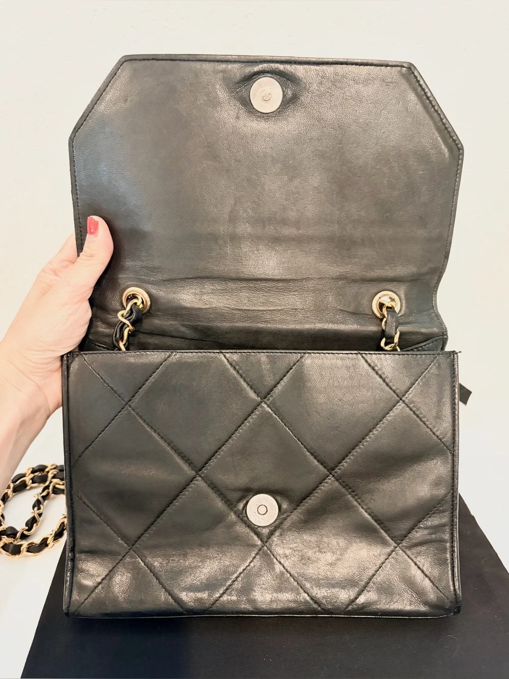 Auth CHANEL Quilted CC Matelasse Lambskin Leather 24K Single Flap Bag
