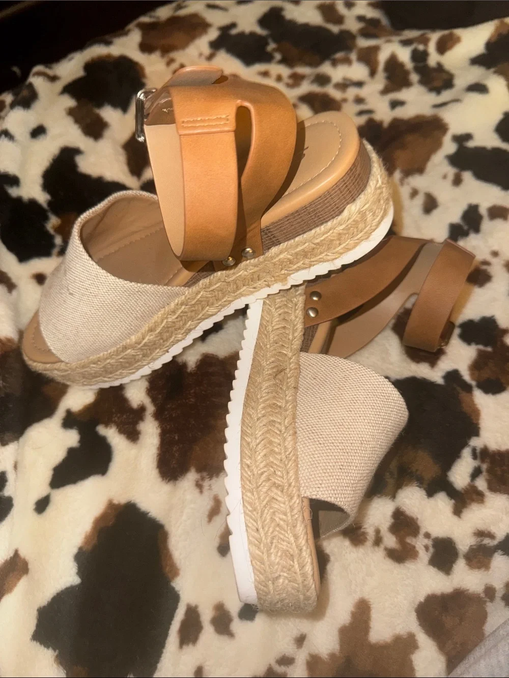 Soda canvas upper