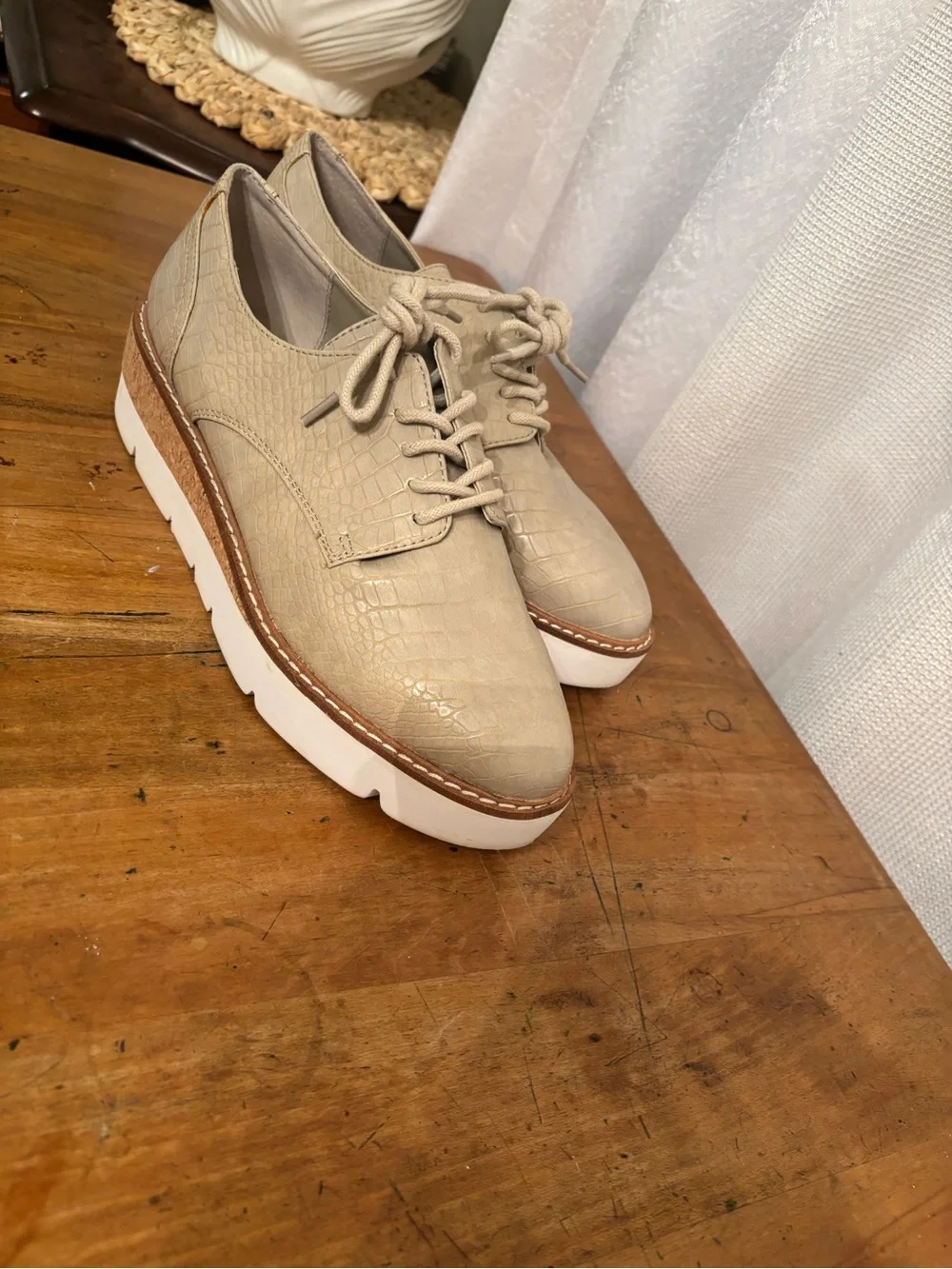 Steve Madden stylish taupe