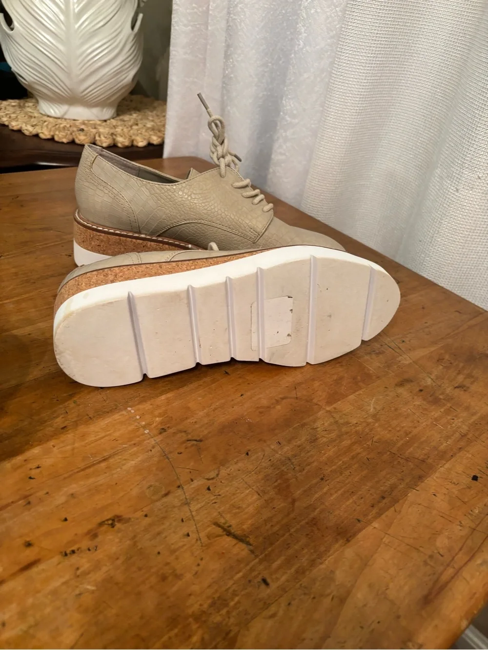 Steve Madden stylish taupe