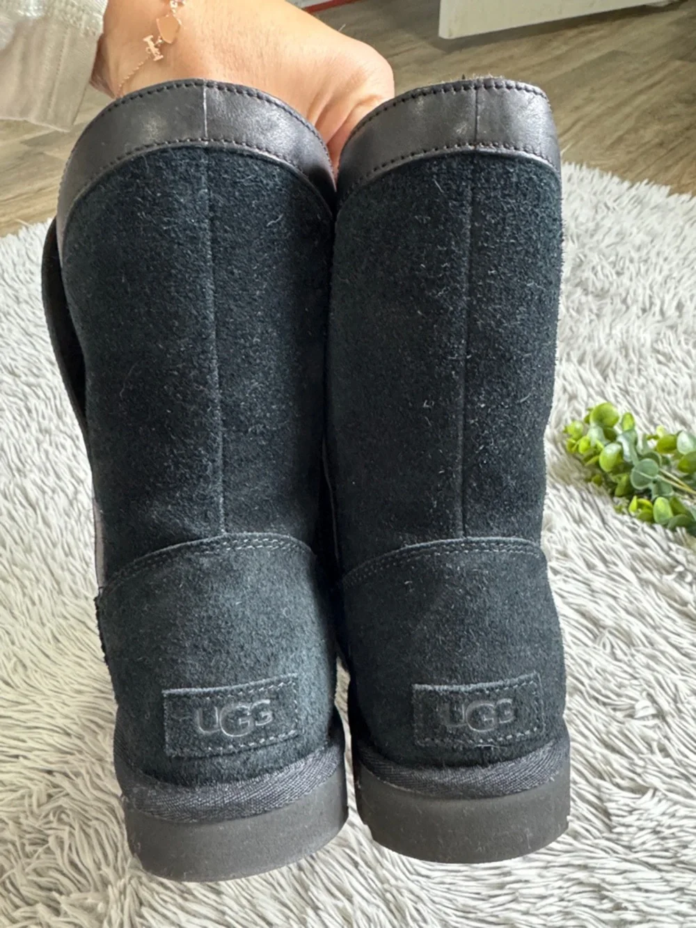 UGG cushioned versatile