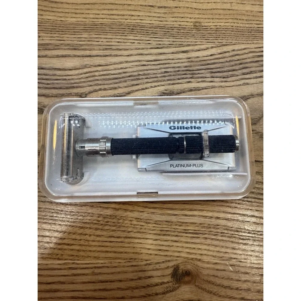 Vintage 1970 P-2 Gillette Super‎ Adjustable Safety Razor Plus Blades And Case