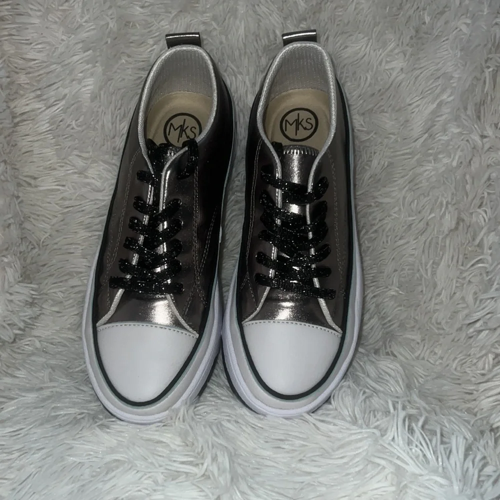Mks laces metallic