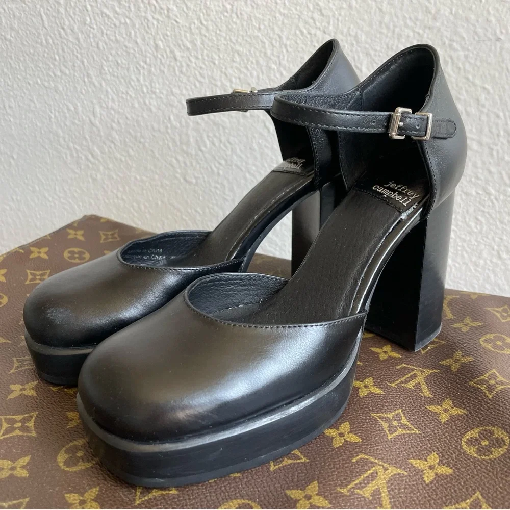 Jeffrey Campbell #y2k #90sfashion toe