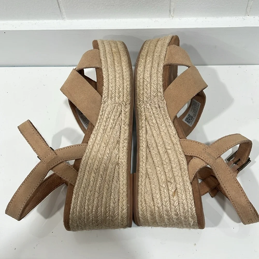 Toms secure adjustable buckle