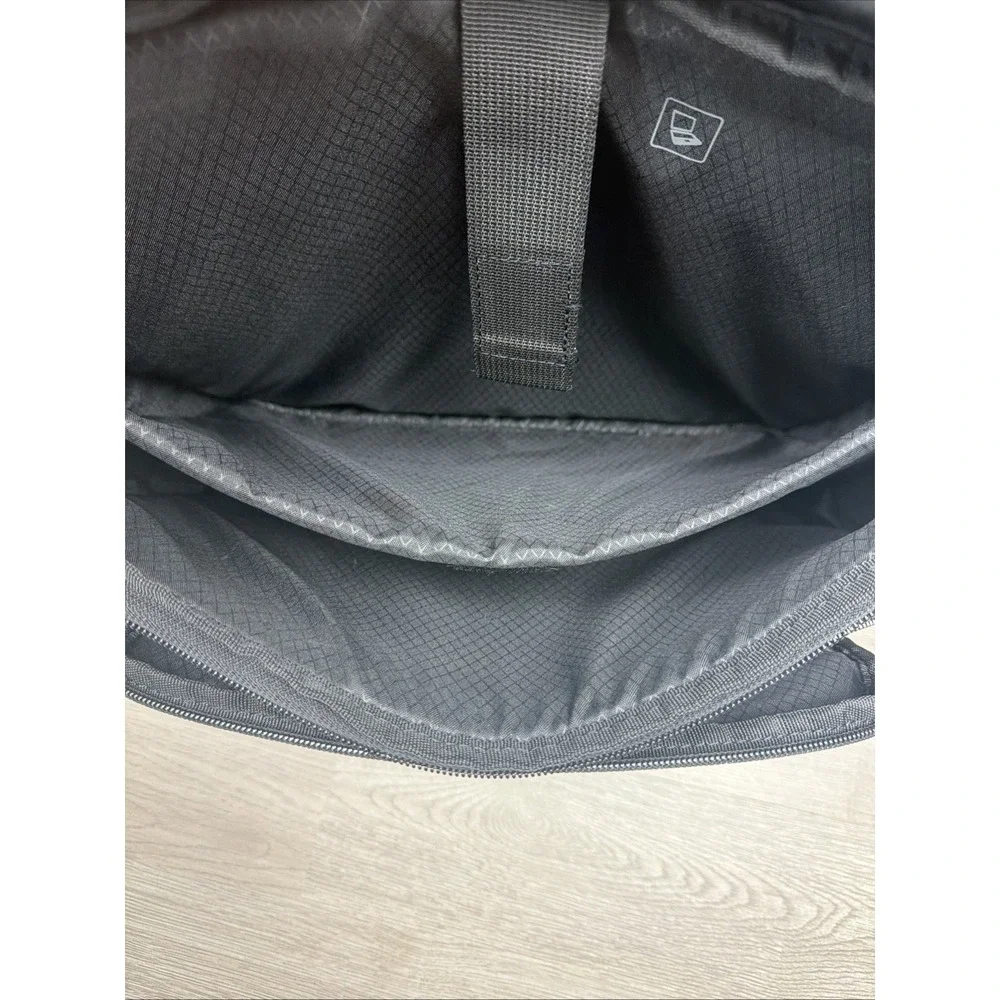 Samsonite modern utility