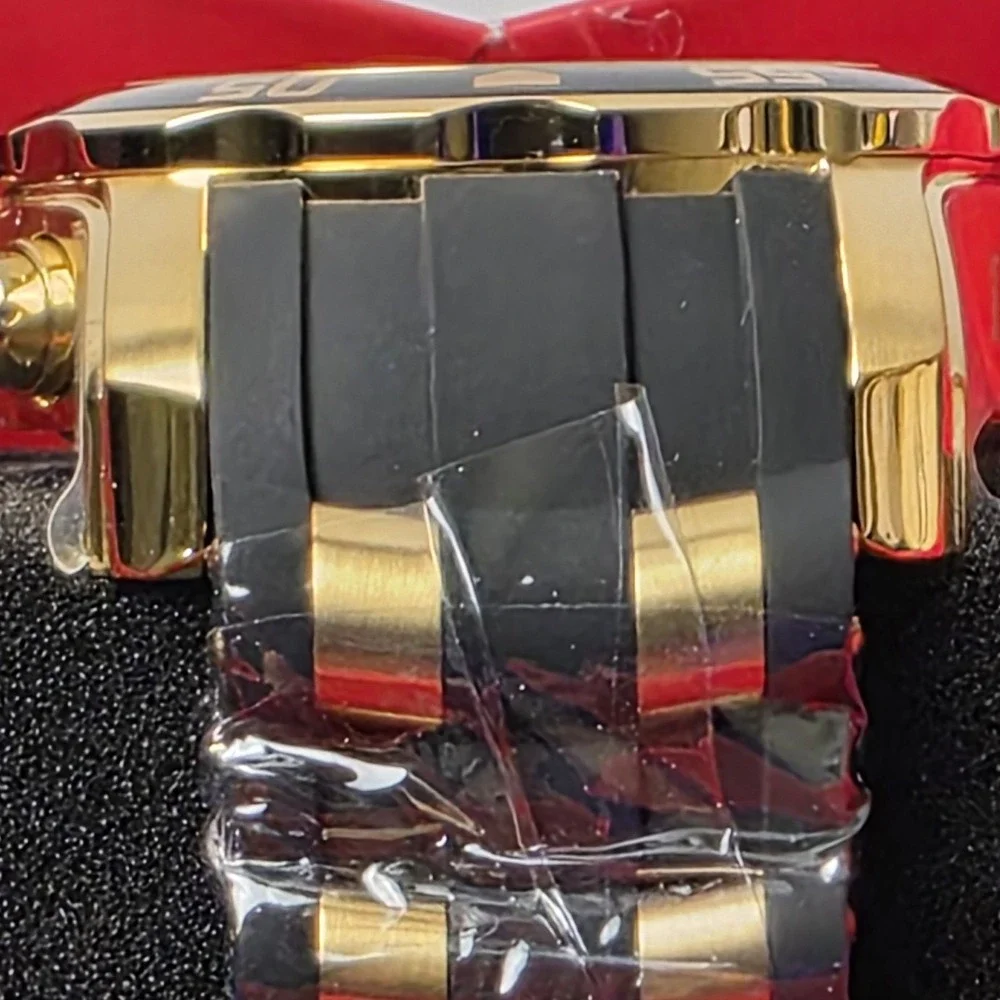 Invicta band water