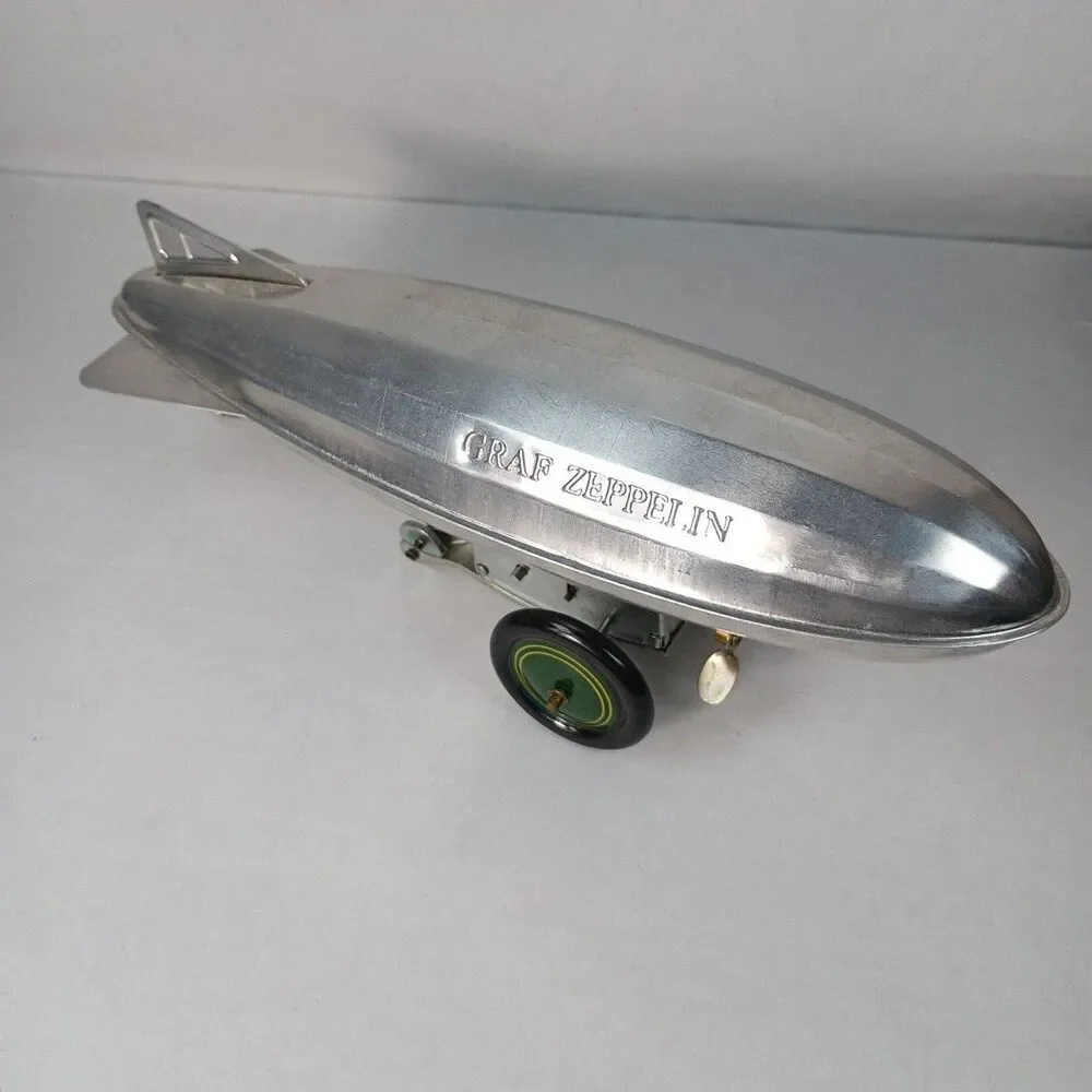 Old Navy Tin Toys vintage graf