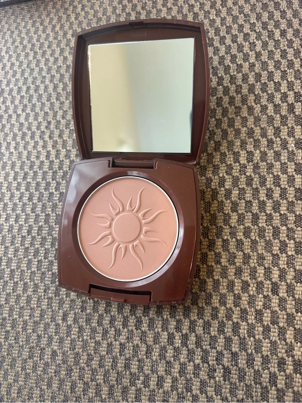 Avon glow bronzing