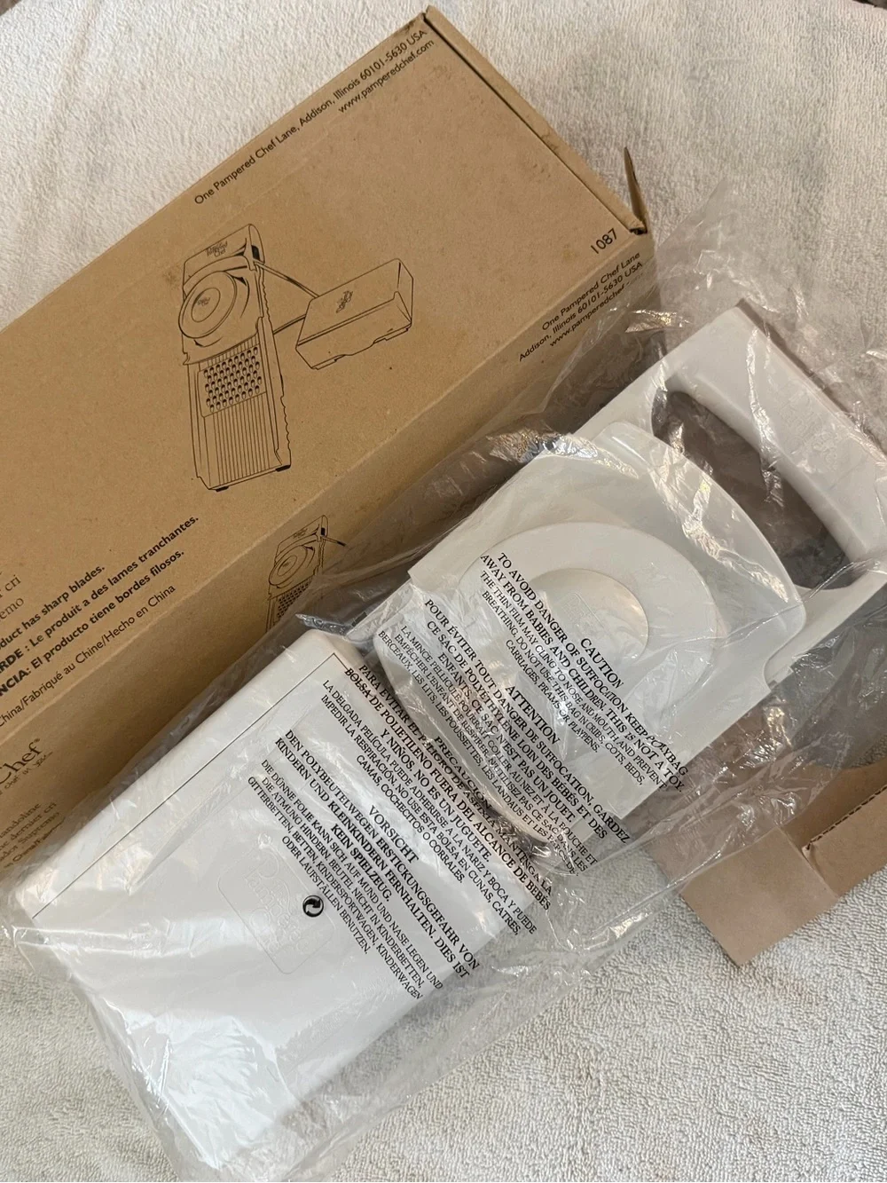 Pampered Chef - Mandoline Slicer with Safety Holder - NIB