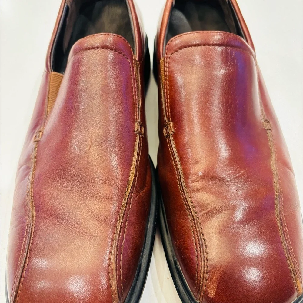 Rockport Men's Slip-On Leather Loafers in Burgundy Brown size 9.5