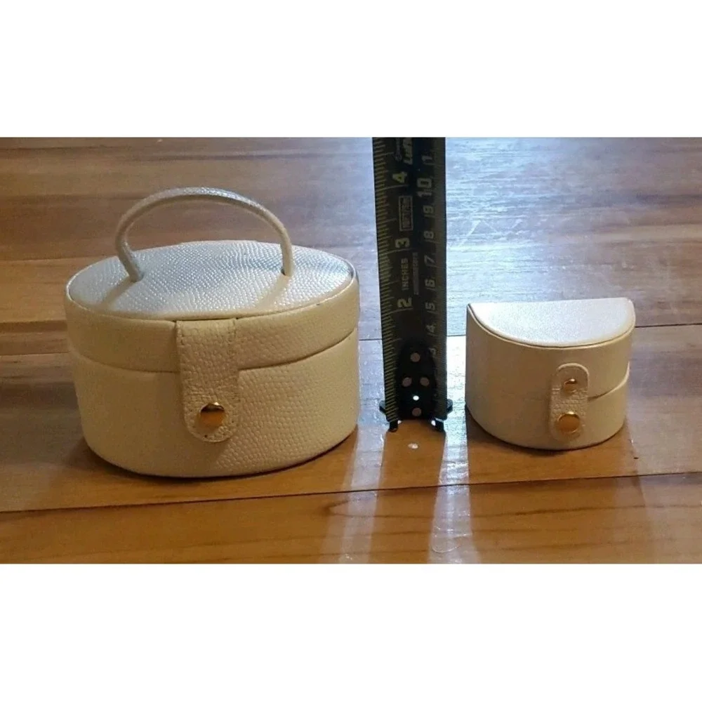 The Unbranded Brand white textured