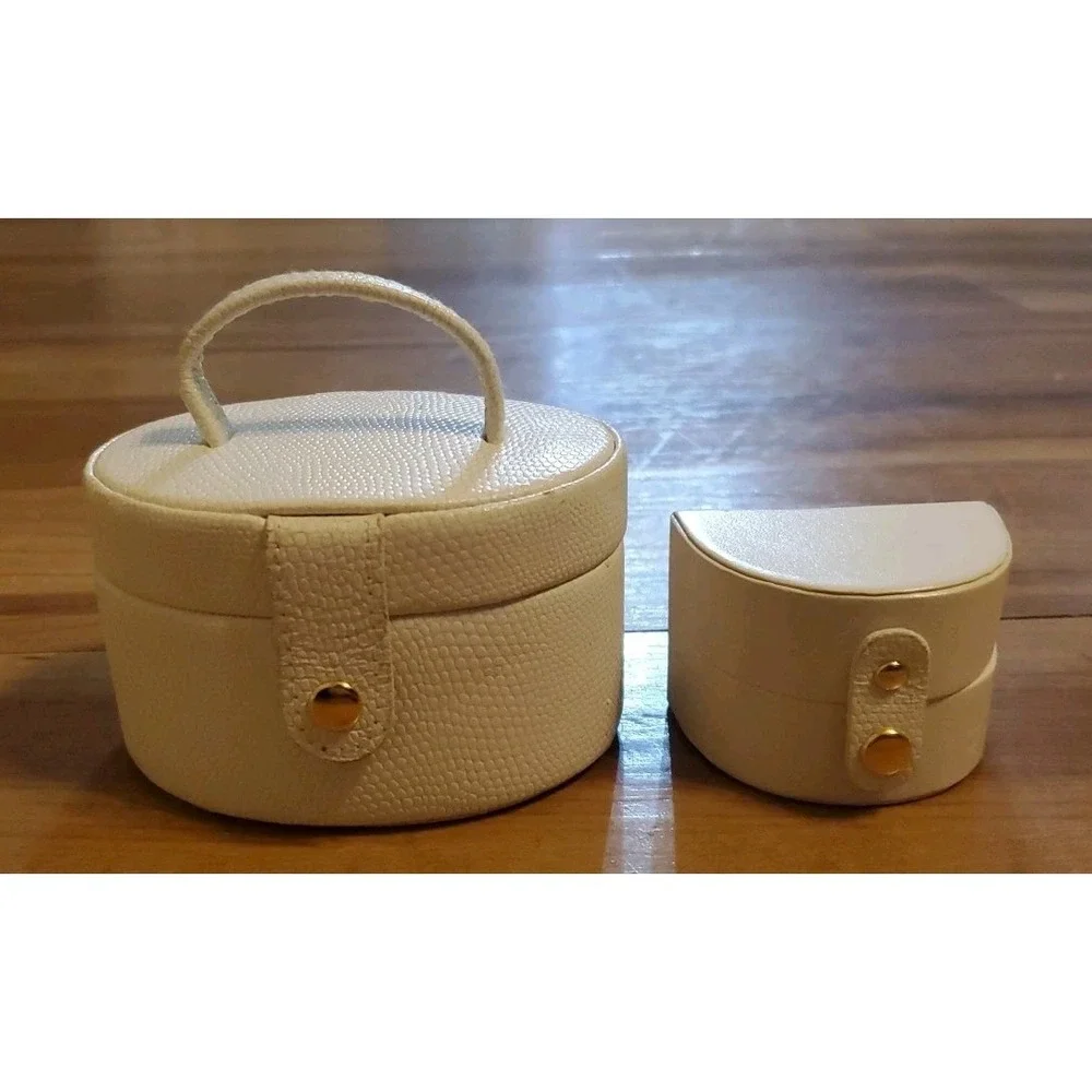 The Unbranded Brand white textured
