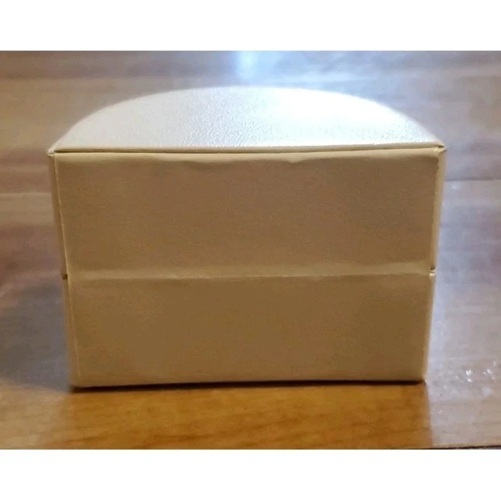 The Unbranded Brand white textured