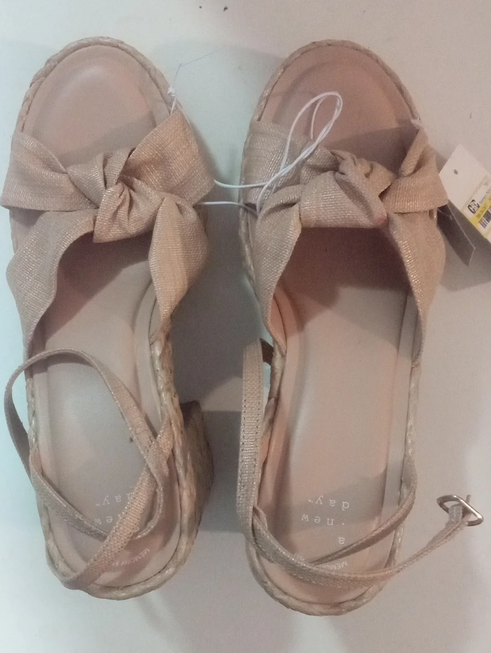 A New Day Wedge Sandals with Bow Accent Sz 9 NWT $45 Memory Foam