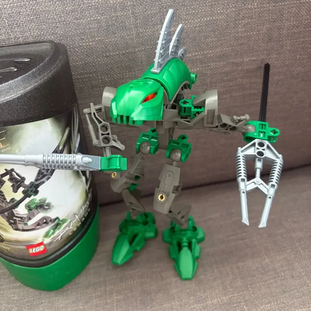 LEGO Bionicle Rahkshi Lerahk (8589) With Canister