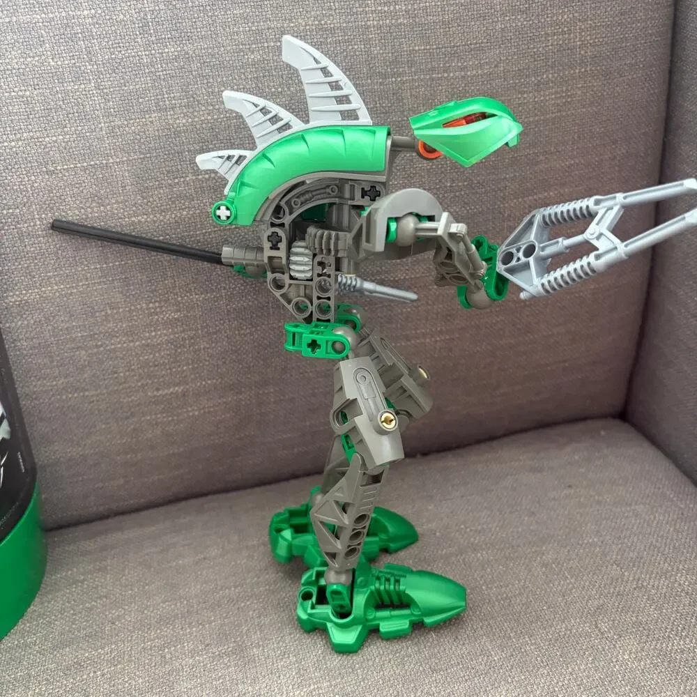 LEGO Bionicle Rahkshi Lerahk (8589) With Canister