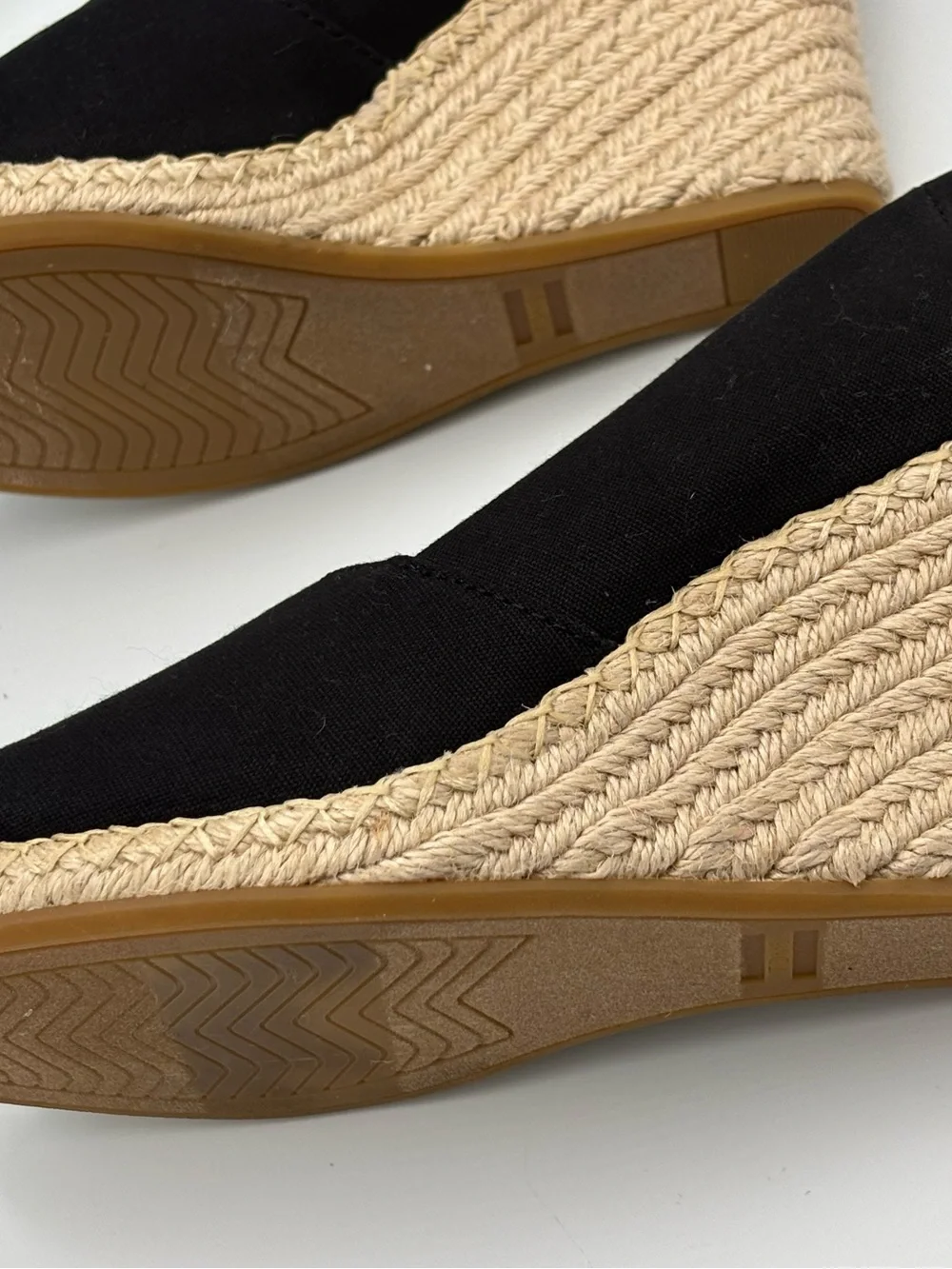 TOMS Women’s Black Canvas Peep Toe Espadrille Wedge Heels Size 7.5 Never Worn