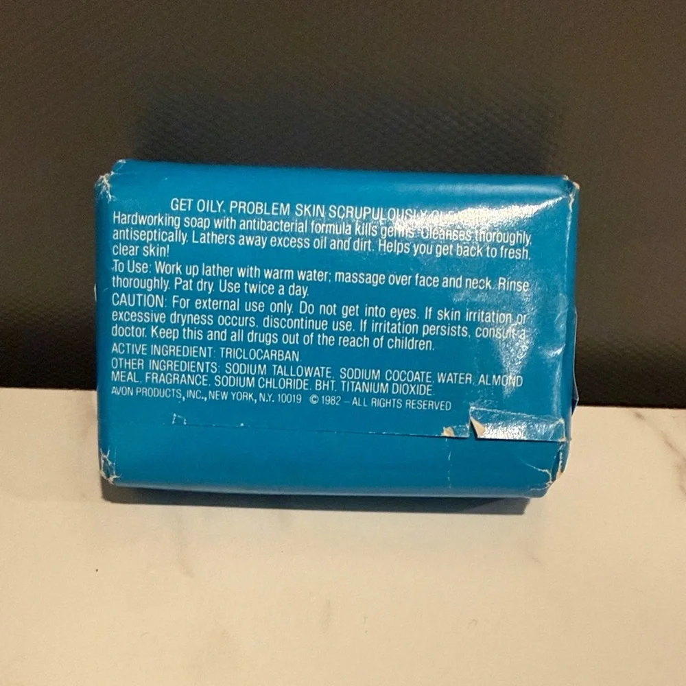 Avon Vintage Clearskin2 Blue Cleansing Cake Vintage Collection Soap New Size 3oz