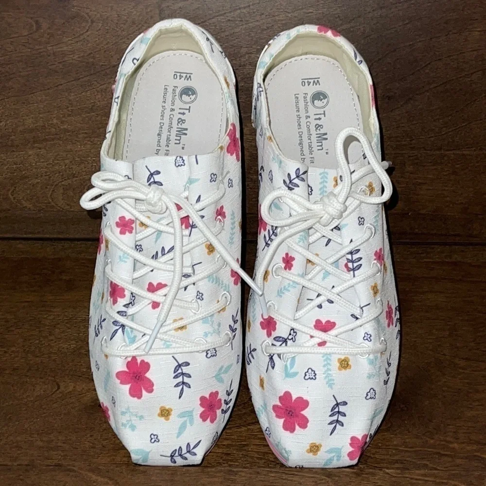 COPY - Tt & Mm Platform Floral Sneakers Sz. 9  like new!