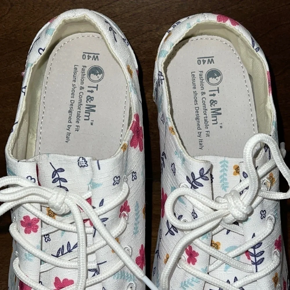 COPY - Tt & Mm Platform Floral Sneakers Sz. 9  like new!