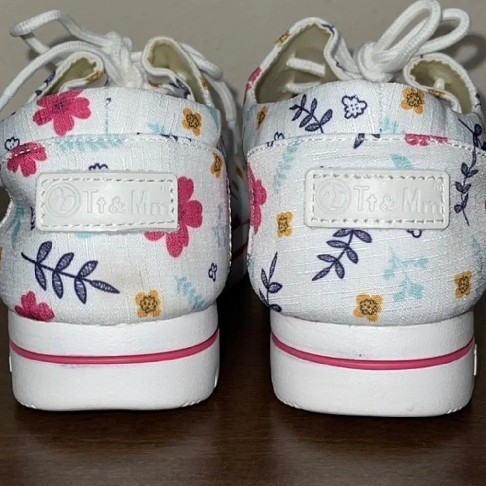 COPY - Tt & Mm Platform Floral Sneakers Sz. 9  like new!